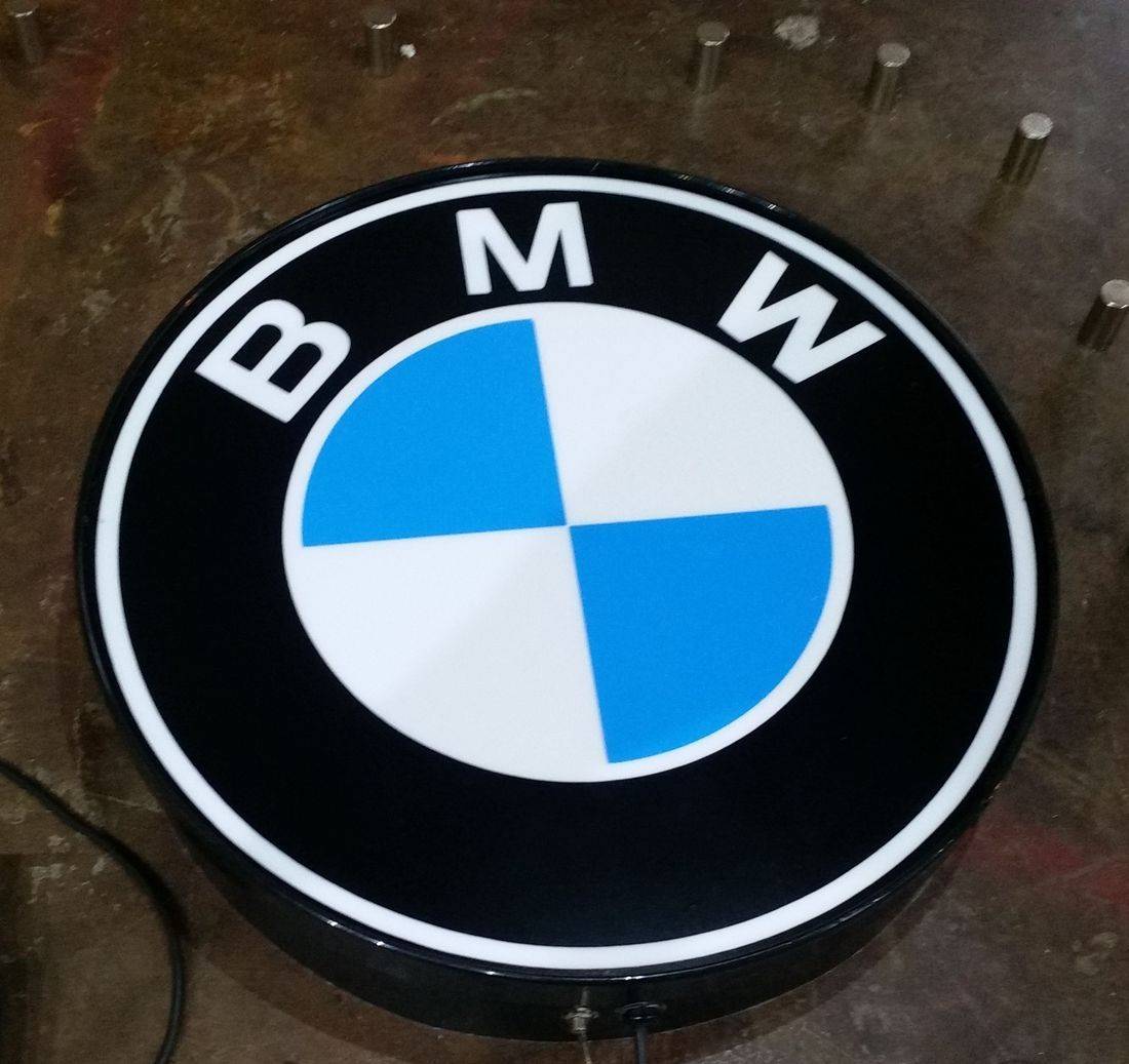 Bmw signs sale